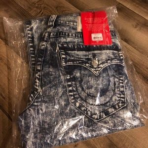 BRAND KNEW TRUE RELIGION JEANS